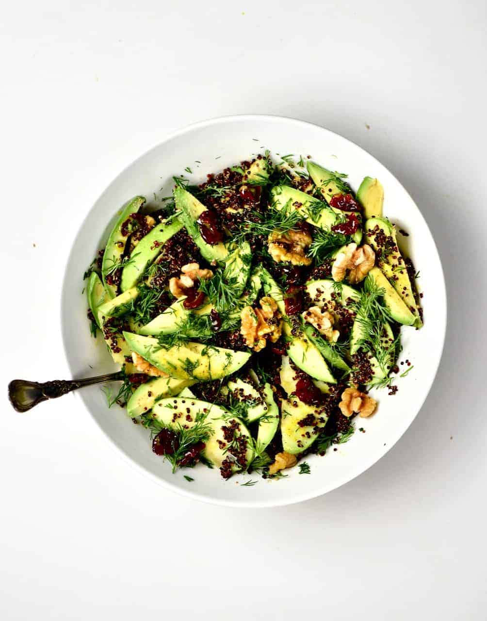Walnut avocado quinoa salad - Alphafoodie
