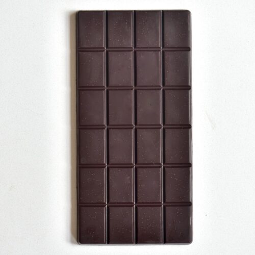 https://www.alphafoodie.com/wp-content/uploads/2020/06/dark-chocolate-bar-square-500x500.jpeg