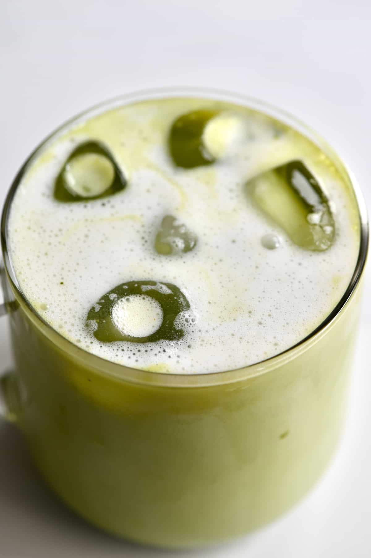 Iced Matcha Latte - Cool Down And Perk Up • Tasty Thrifty Timely