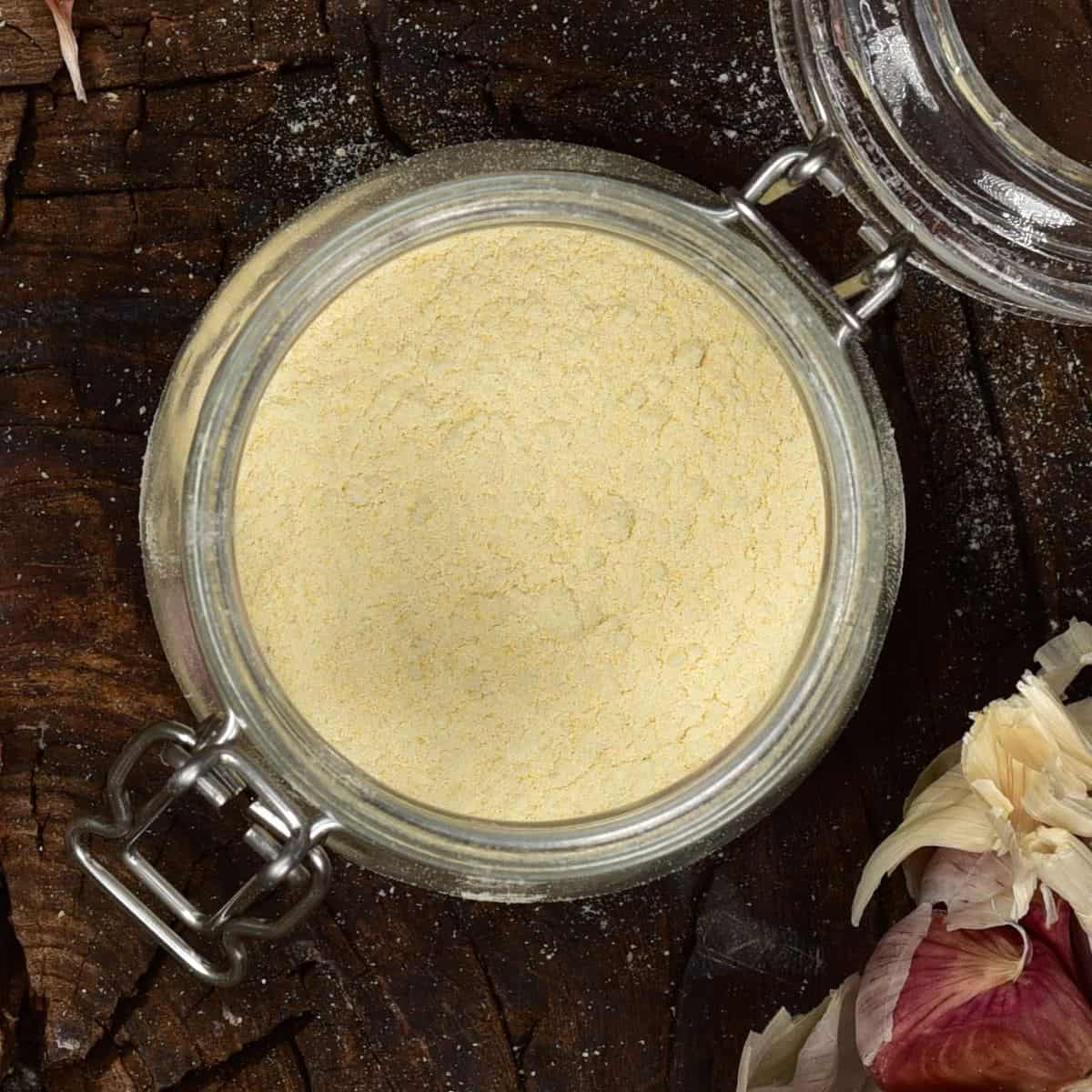 How to Make Homemade Garlic Powder - A Girl Called Adri