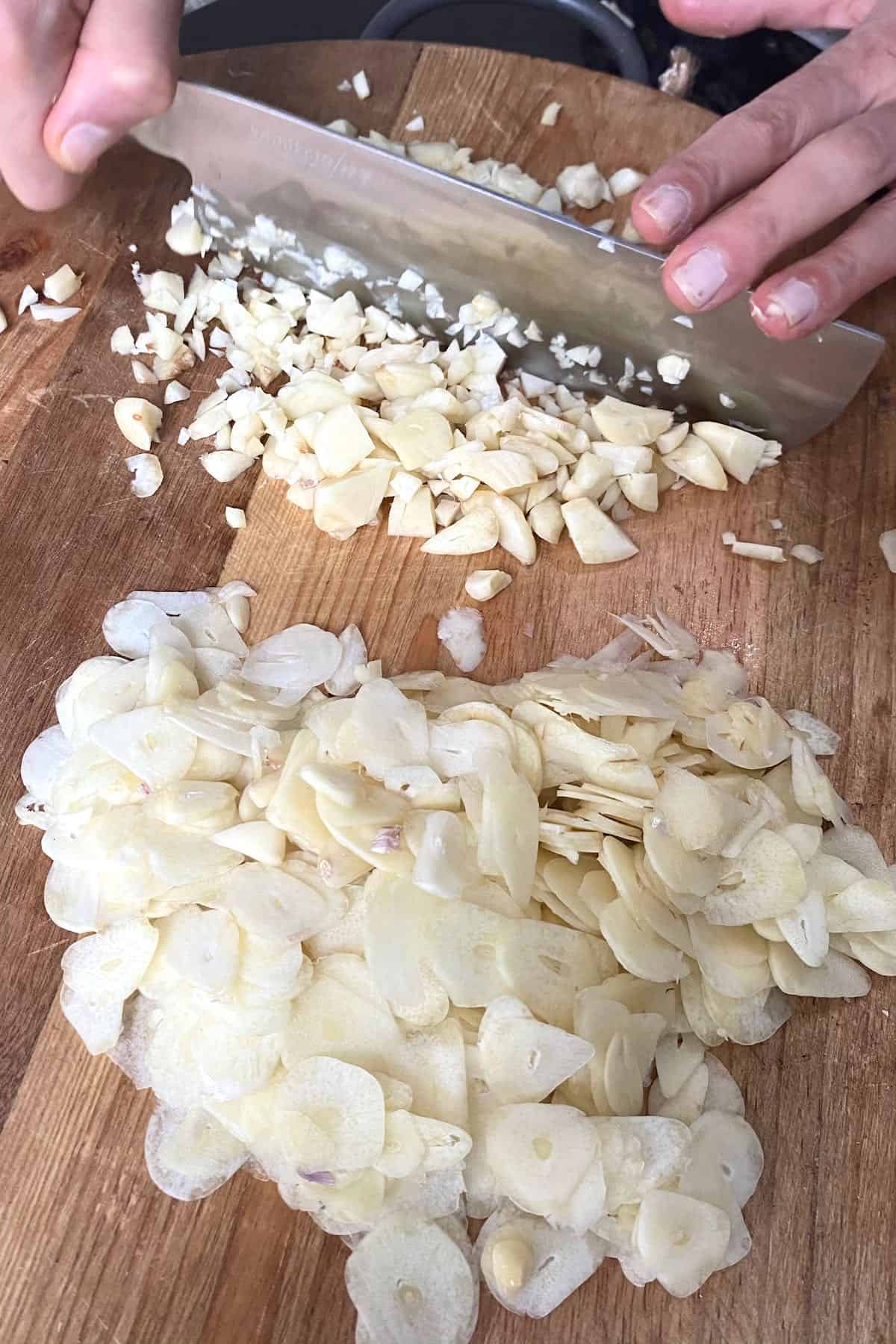How to Make Garlic Powder - Hearty Sol