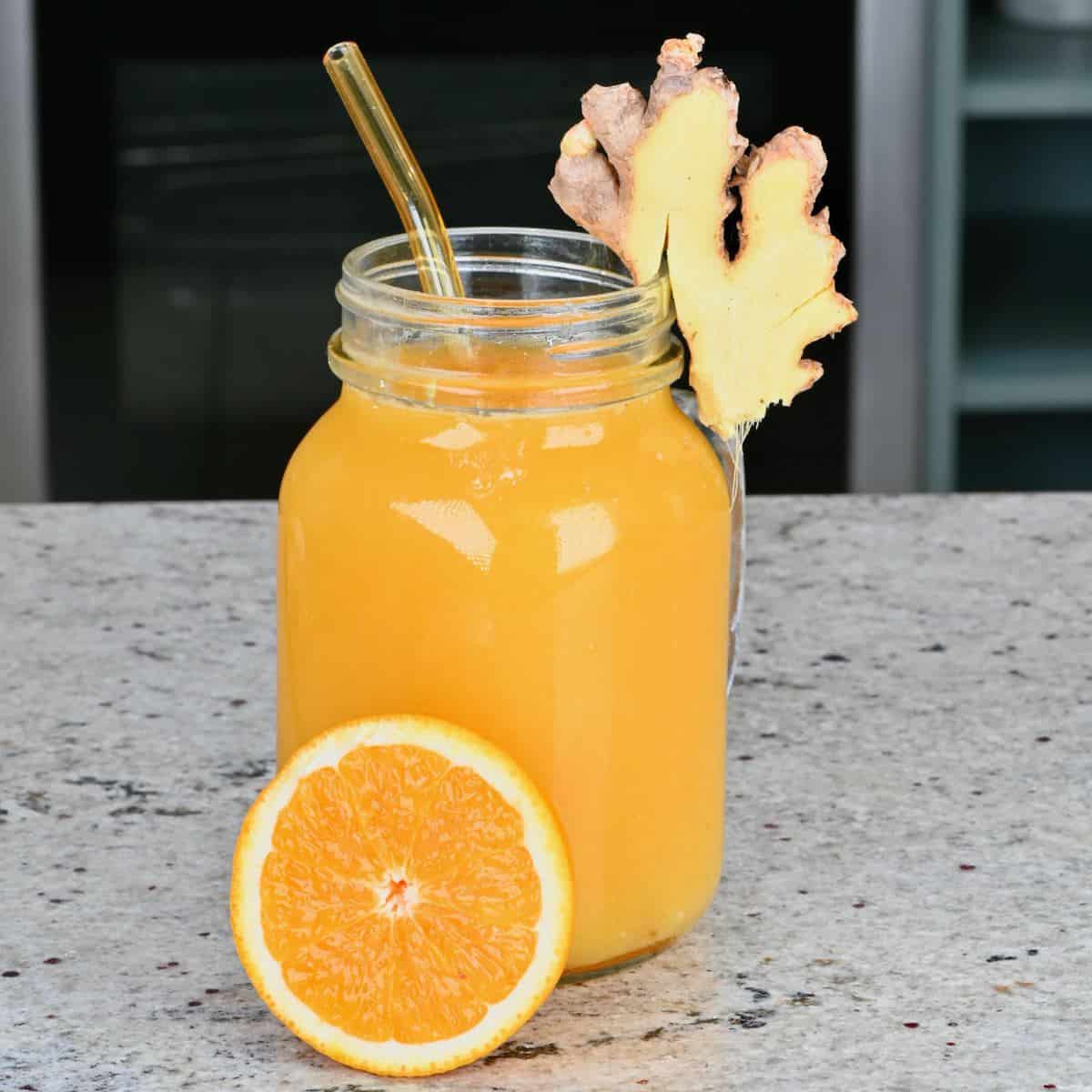 Simple and Fresh Orange Juice With Ginger - Alphafoodie