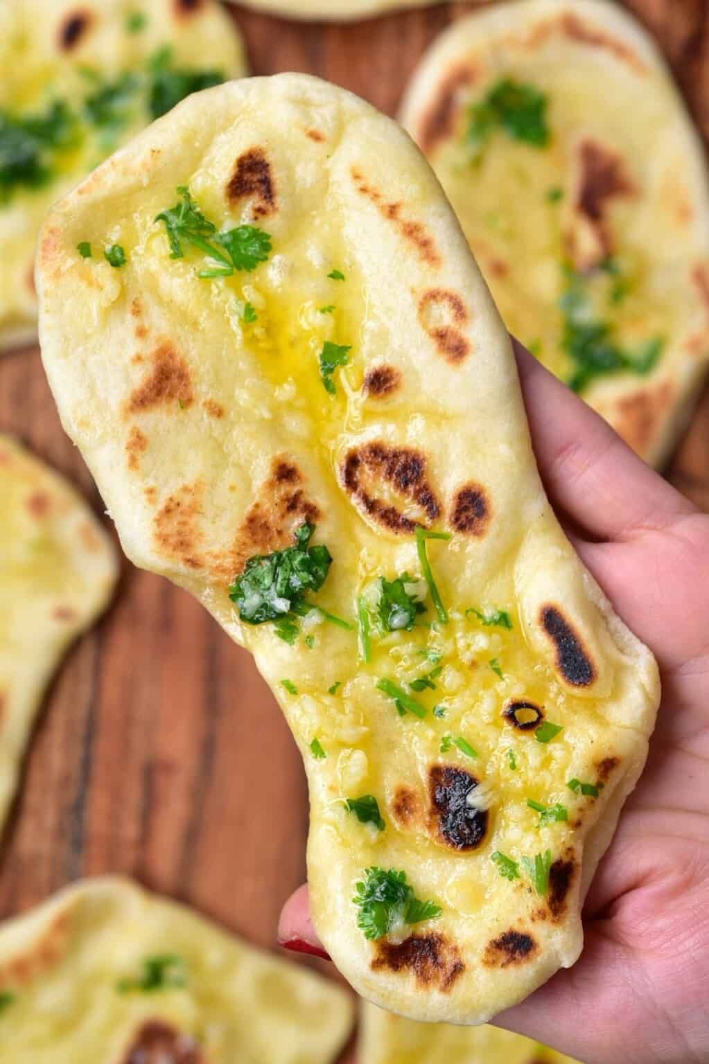 Homemade Garlic Naan Bread (Indian Flatbread) - Alphafoodie