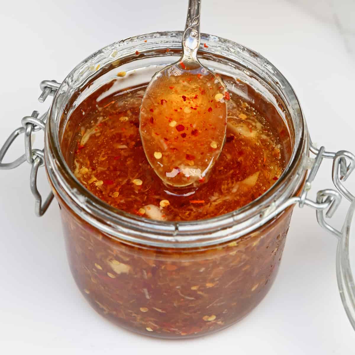 Simple Homemade Chili Sauce (Red Chilli Sauce) - Alphafoodie