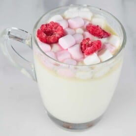 https://www.alphafoodie.com/wp-content/uploads/2021/11/White-hot-chocolate-1-of-1-1-276x276.jpeg