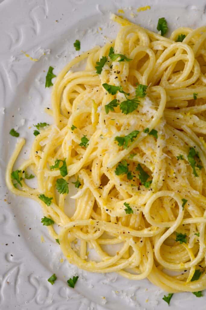 Easy Garlic Lemon Pasta (Pasta al Limone) - Alphafoodie