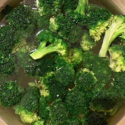 How to Blanch Broccoli (And Freeze It) - Alphafoodie