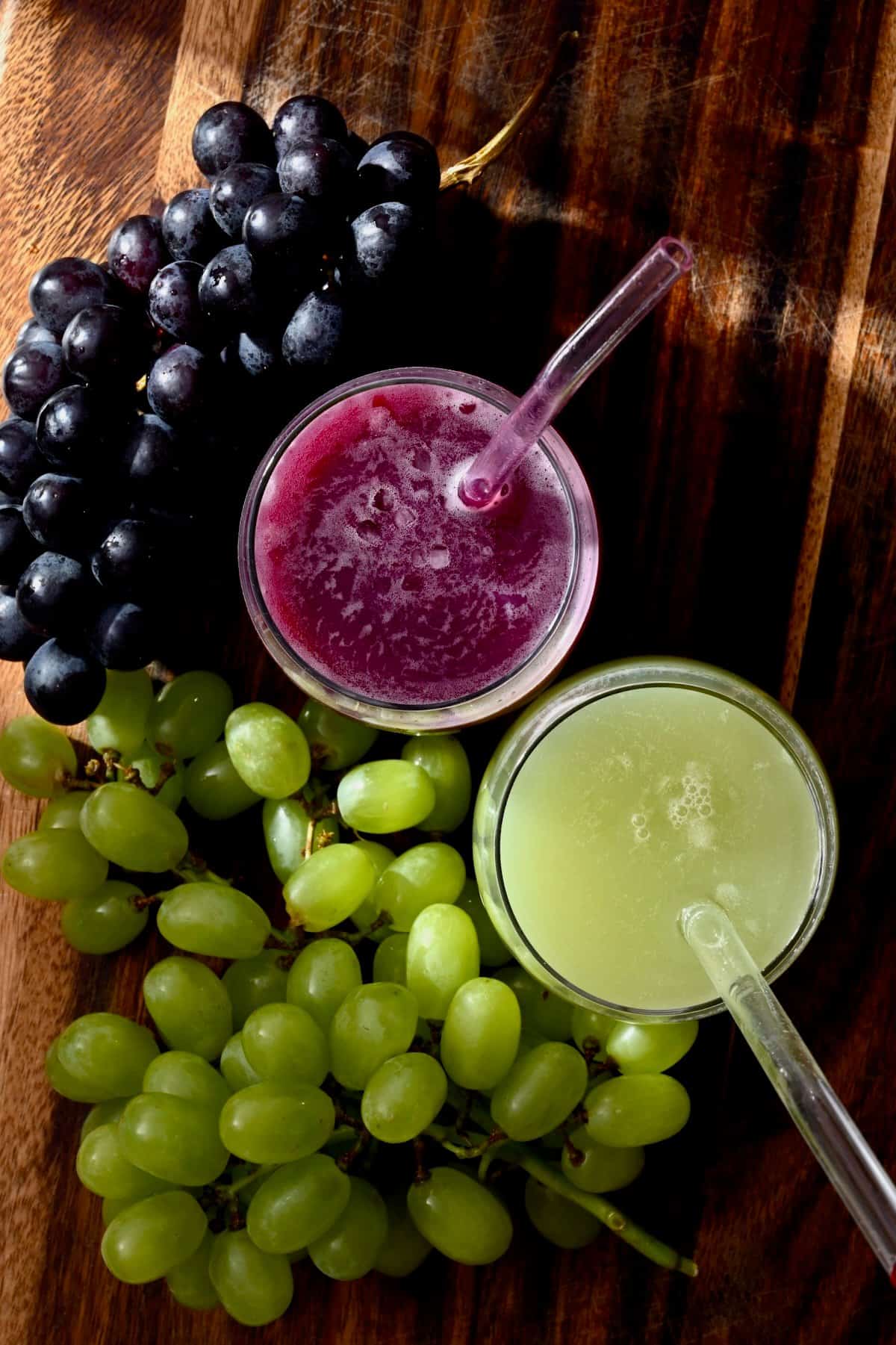 How to Make Grape Juice {the Easiest Way!} - The Seasoned Mom