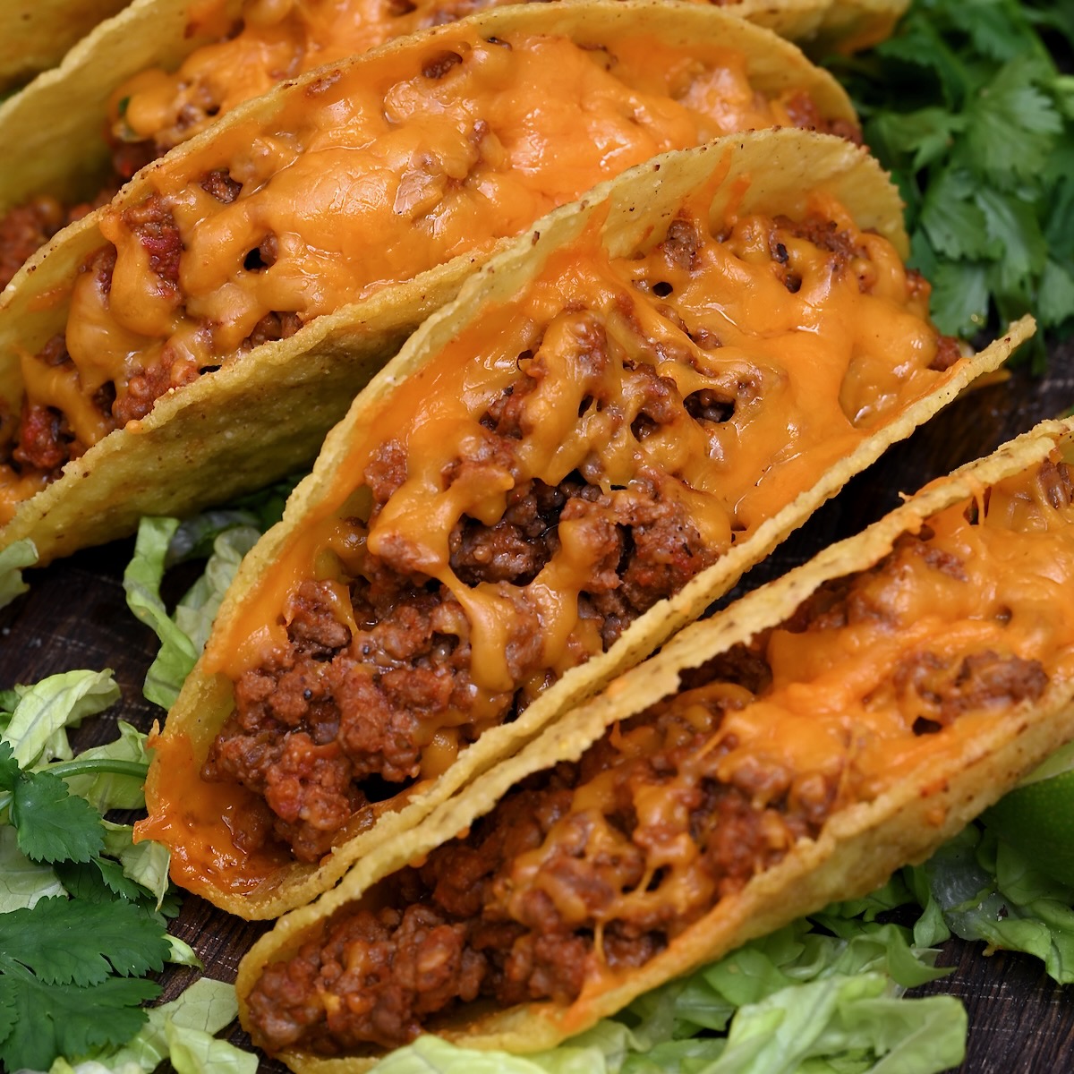 https://www.alphafoodie.com/wp-content/uploads/2023/01/Ground-Beef-Tacos-square.jpeg