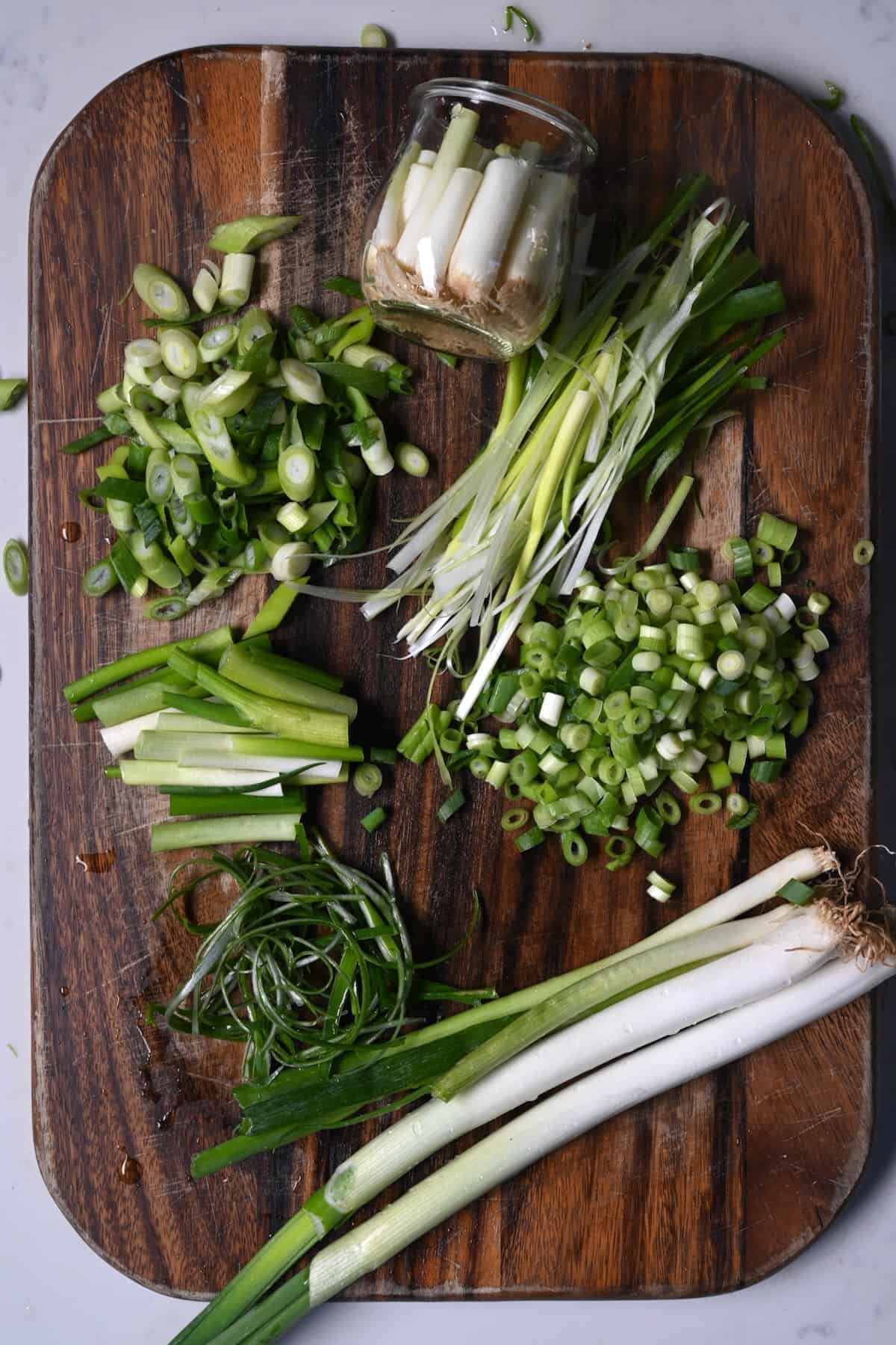 How to Cut a Green Onion {Step-by-Step Tutorial} - FeelGoodFoodie